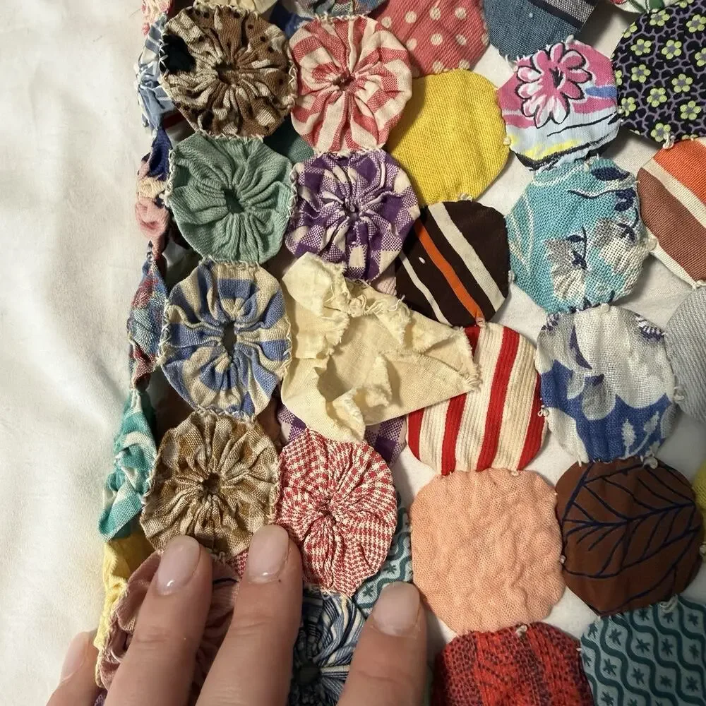 Antique Vintage Yo Yo Yoyo Circle Popcorn Handmade Sewn Quilt Coverlet 52”x84”